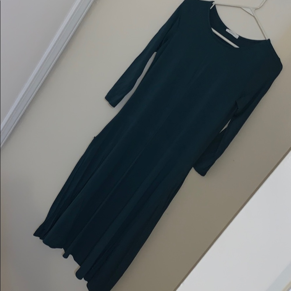Soft, 3/4 length sleeve, pocket dress